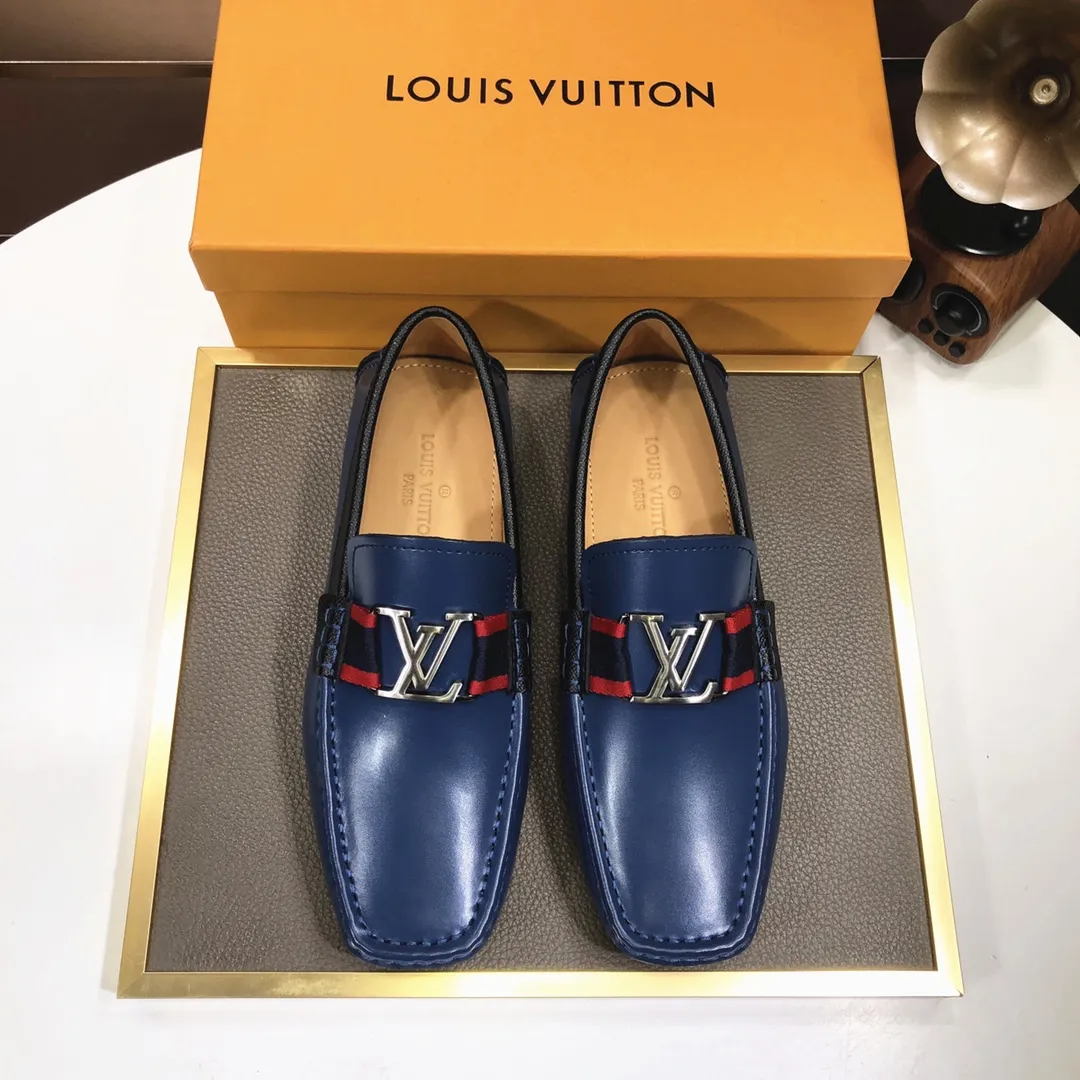 Men's men's shoes 💰420💰 [LV Doudou shoes] (water-dyed cowhide lining) new model is on the market, available on the official website. The new Doudou shoes are processed into single-color materials, and the uppers are made of imported cowhide material. The body of the shoe is fully hemmed with mark thread, and is lined with imported original cowhide leather. The elegant shoe shape is super suitable for all-matching, and the size is 38-44.